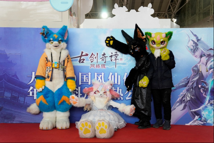 图片13：（热情互动的coser~~）.jpg